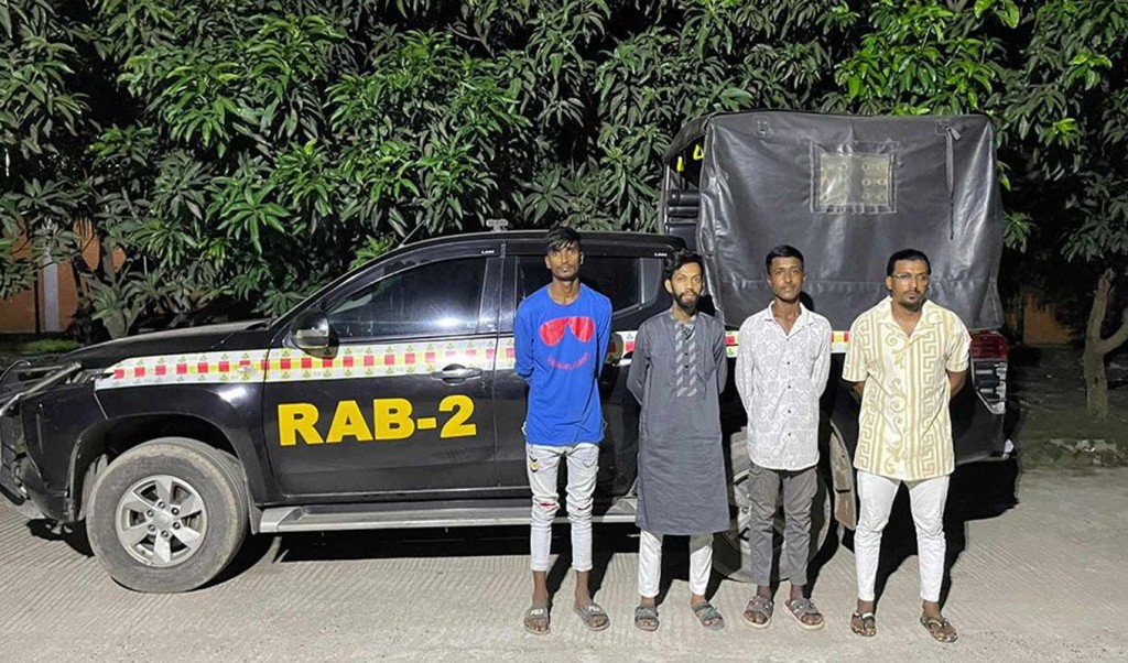 মোহাম্মদপুরে ডাকাতির প্রস্তুতিকালে গ্রেপ্তার ৪ 1751704126 মোহাম্মদপুরে ডাকাতির প্রস্তুতিকালে গ্রেপ্তার ৪