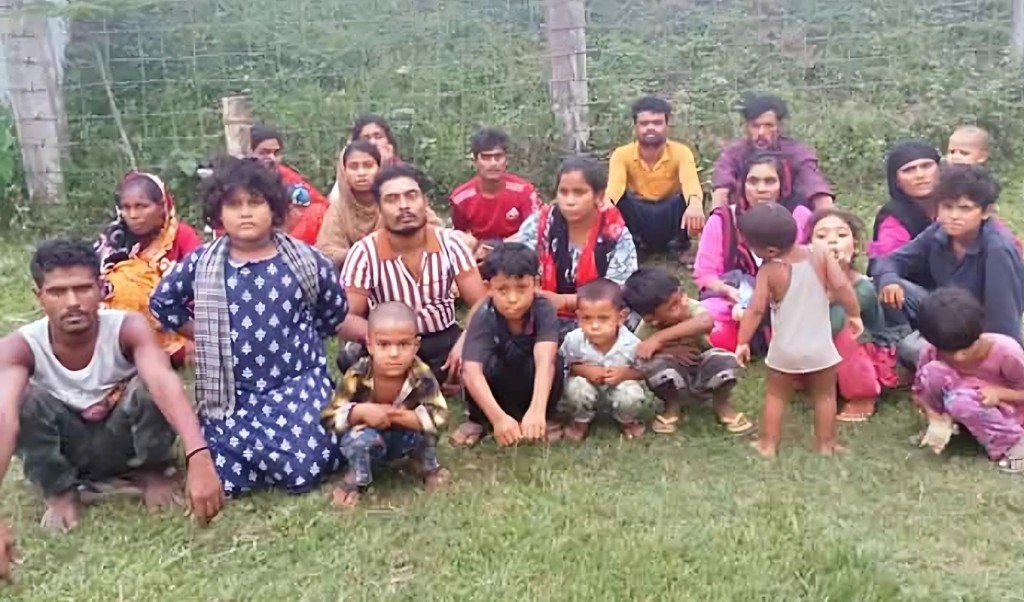 মৌলভীবাজারের দুই সীমান্ত দিয়ে ৭১ জনকে পুশইন 10 মৌলভীবাজারের দুই সীমান্ত দিয়ে ৭১ জনকে পুশইন 1751532483 মৌলভীবাজারের দুই সীমান্ত দিয়ে ৭১ জনকে পুশইন