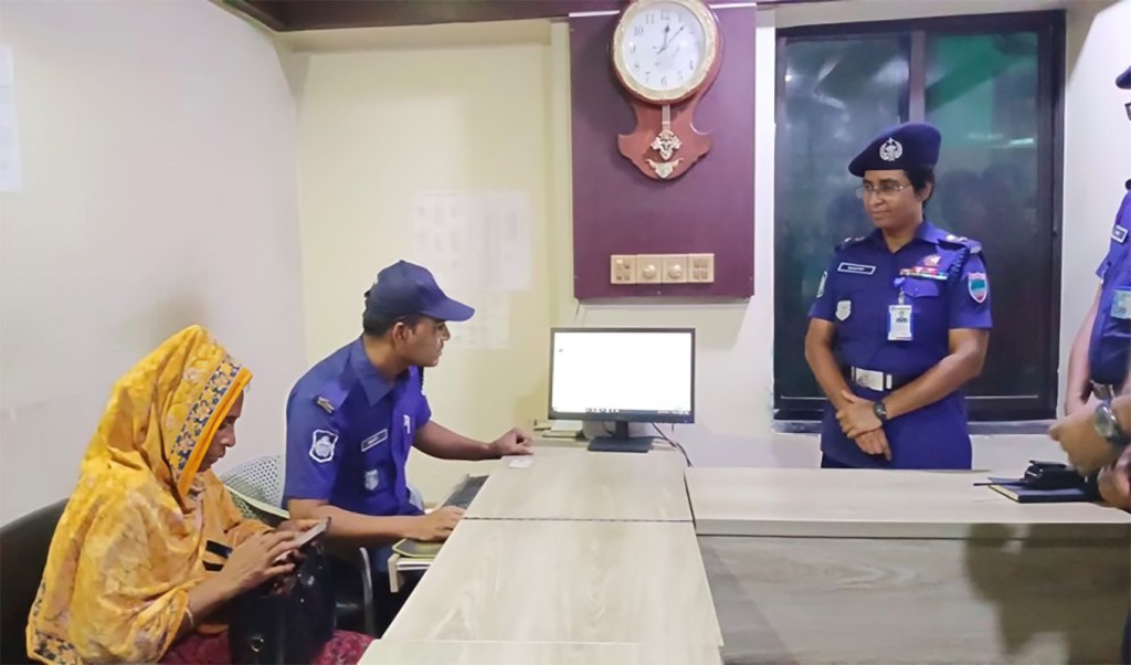 যশোরে অনলাইন জিডি চালু 1753064737 যশোরে ৯ থানায় চালু হলো অনলাইন জিডি সেবা