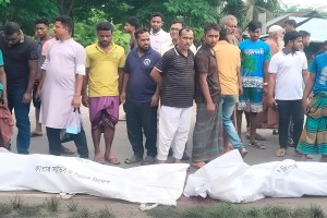 যশোরে বাসের ধাক্কায় প্রাণ গেলো দুইজনের,  চালক আটক