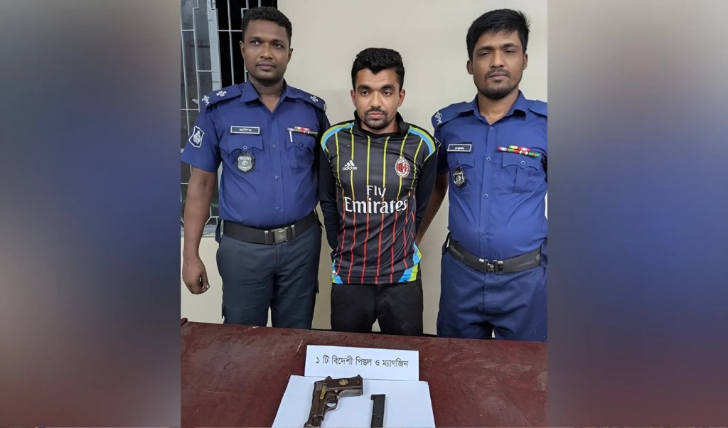 যশোরে বিদেশি পিস্তলসহ সন্ত্রাসী রয়েল গ্রেপ্তার 1751874265 যশোরে বিদেশি পিস্তলসহ যুবক গ্রেপ্তার