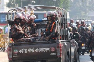 রণক্ষেত্র গোপালগঞ্জ, সেনাবাহিনী ও পুলিশের সঙ্গে যোগ দিয়েছে ৪ প্লাটুন বিজিবি