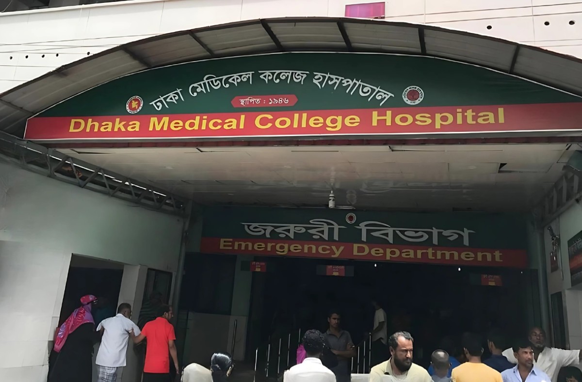 রাজধানীতে বাড়ির মালিককে হত্যা ও স্ত্রীকে কুপিয়ে আহত করলো ডাকাতরা