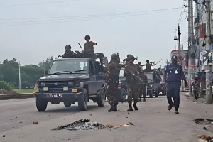 রাত ৮টা থেকে গোপালগঞ্জে কারফিউ জারি