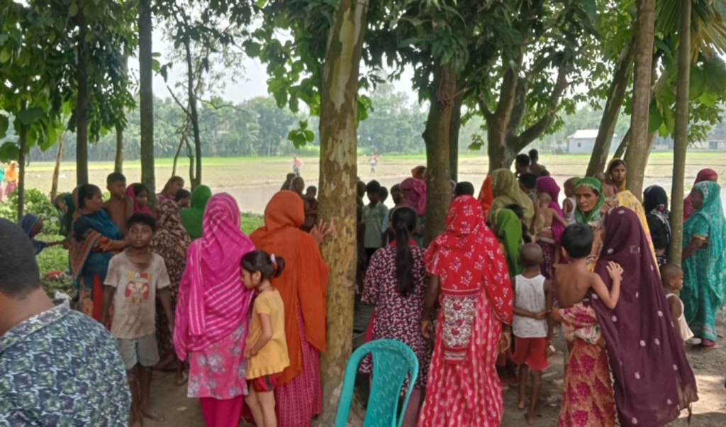 রাস্তা পারাপারের সময় অটোরিকশা চাপায় শিশু নিহত 4 নিহত
