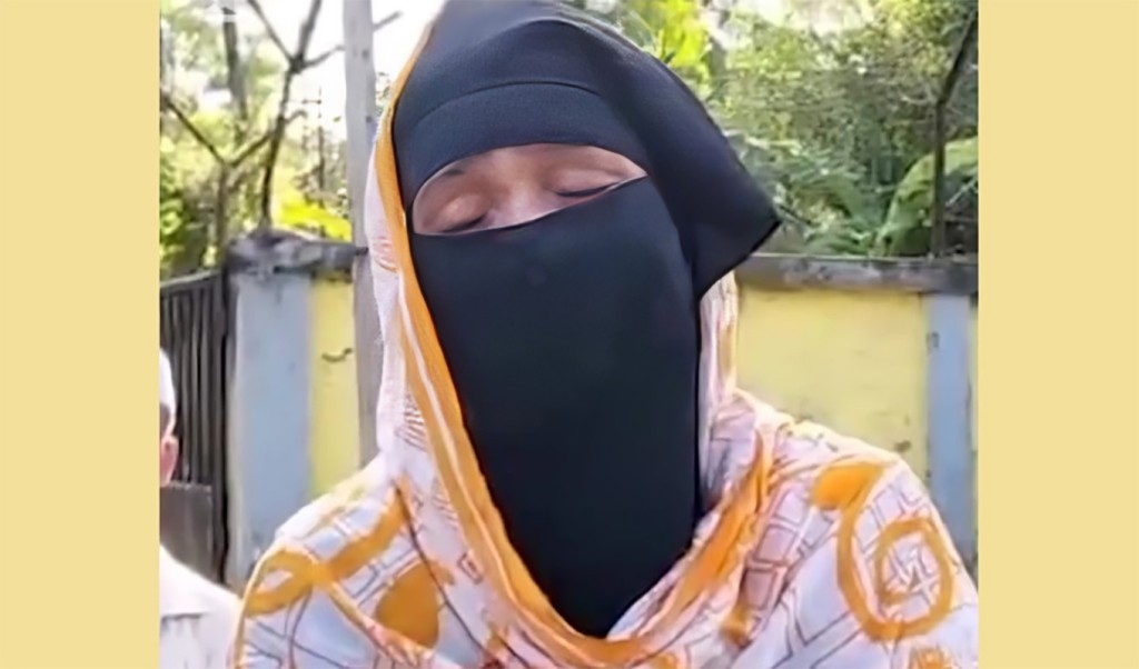 রিক্তাকে নিজেও বেধড়ক পিটিয়ে হাত পা ভেঙে দেওয়া 1751774946 ‘আল্লাহু আকবর’ বলে পিটিয়ে মেরে ফেলছে: রিক্তা আক্তার