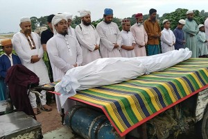 বাবার লাশ নিতে আসেনি কেউ, মৃত্যুর খবরে ফোন বন্ধ করে দিলেন ছেলেও!