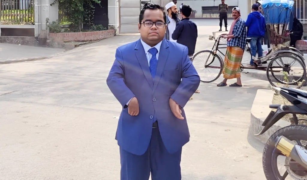 শারীরিক প্রতিবন্ধকতা দূরে ঠেলে কোটা ছাড়াই প্রশাসন ক্যাডার উল্লাস পাল 1751453762 শারীরিক প্রতিবন্ধকতা দূরে ঠেলে কোটা ছাড়াই প্রশাসন ক্যাডার উল্লাস পাল