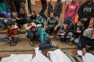 খাবারের জন্য দাঁড়িয়ে থাকা শিশুদেরকেও হত্যা করলো ইসরায়েলি বাহিনী