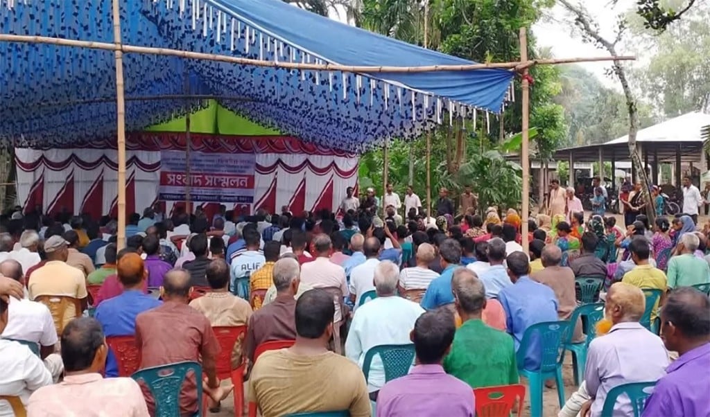 সংবাদ সম্মেলন 1752735478 চাঁদাবাজির অভিযোগে নীলফামারীতে এক নারী সাংবাদিকের বিরুদ্ধে সাংবাদিক সম্মেলন