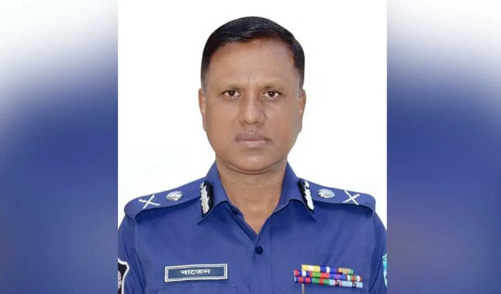সাবেক ডিআইজি আব্দুল বাতেন ও স্ত্রীর দেশত্যাগে নিষেধাজ্ঞা 3 ডিআইজি আব্দুল বাতেন