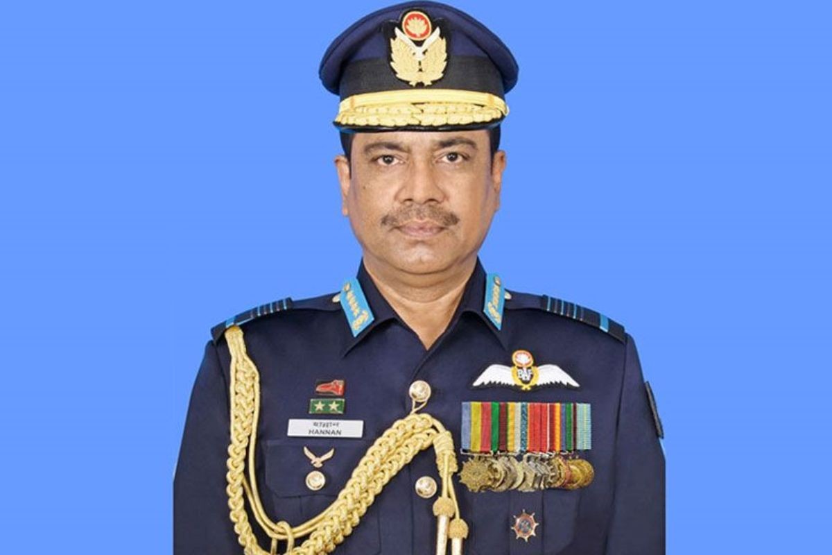 সাবেক বিমান বাহিনীর প্রধান আব্দুল হান্নান ও তার স্ত্রীর বিরুদ্ধে দুদকের ২ মামলা