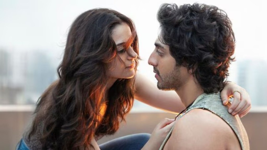 দর্শকের মন ছুঁয়েছে ‘সায়ারা’, ৯ দিনে ২০০ কোটি আয় 3 সায়ারা 1753607051 দর্শকের মন ছুঁয়েছে ‘সায়ারা’, ৯ দিনে ২০০ কোটি আয়