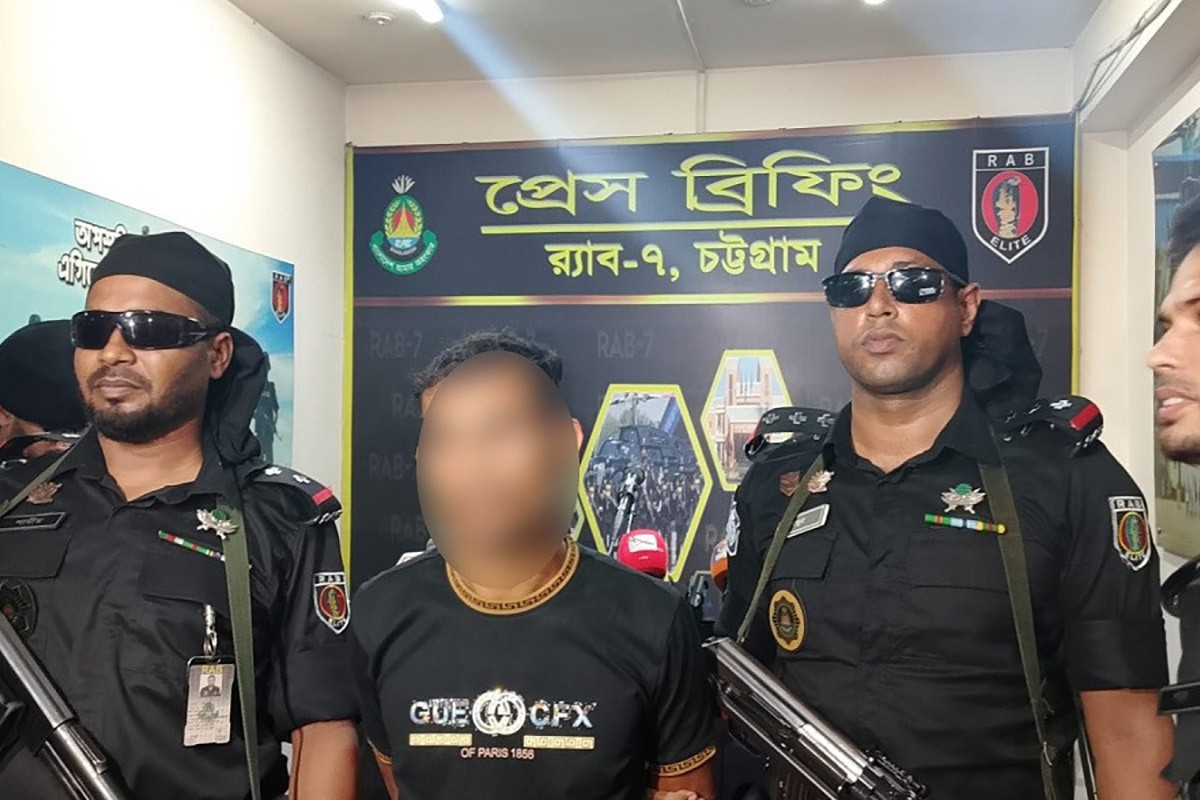 স্ত্রীকে হত্যার পর ১১ টুকরো করা ঘাতক স্বামী র‍্যাবের হাতে গ্রেপ্তার