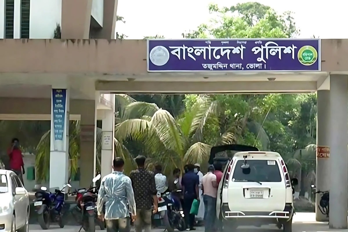 স্বামীকে বেঁধে স্ত্রীকে সংঘবদ্ধ ধর্ষণের অভিযোগে শ্রমিক-যুবদল ও ছাত্রদল নেতাদের বিরুদ্ধে মামলা