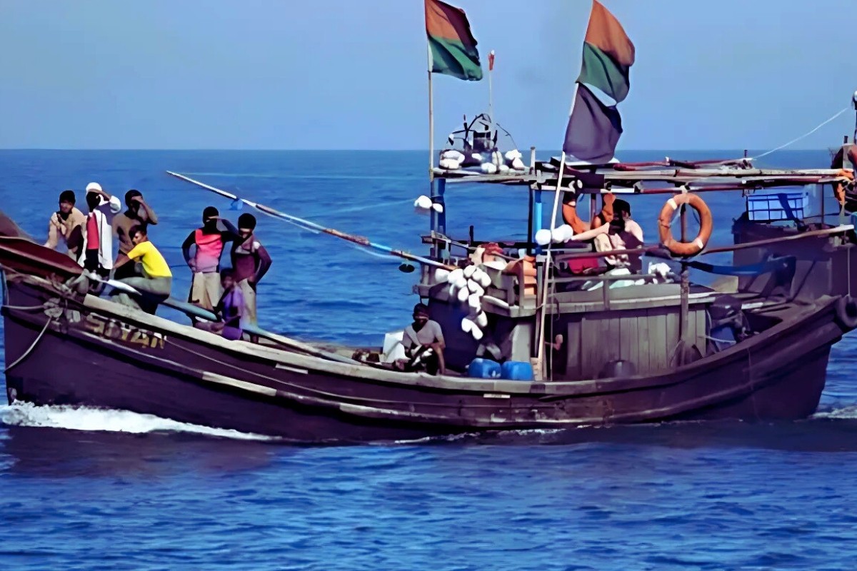 হাতিয়ায় ট্রলারসহ ১১ জেলে অপহৃত, মুক্তিপণ দাবি