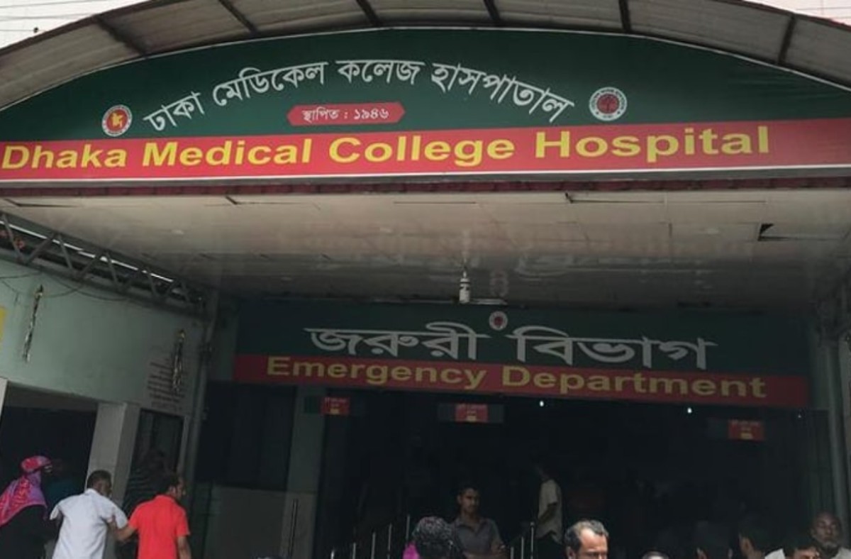 হানিফ ফ্লাইওভারে বাসের ধাক্কায় প্রাণ গেল অন্তঃসত্ত্বার