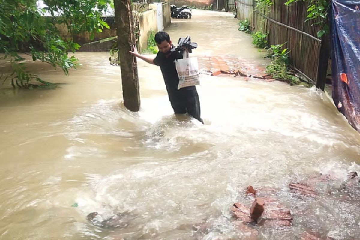 হালদা ও কর্ণফুলীর পানিবৃ্দ্ধি, ডুবেছে রাউজানের ৫০টি গ্রাম