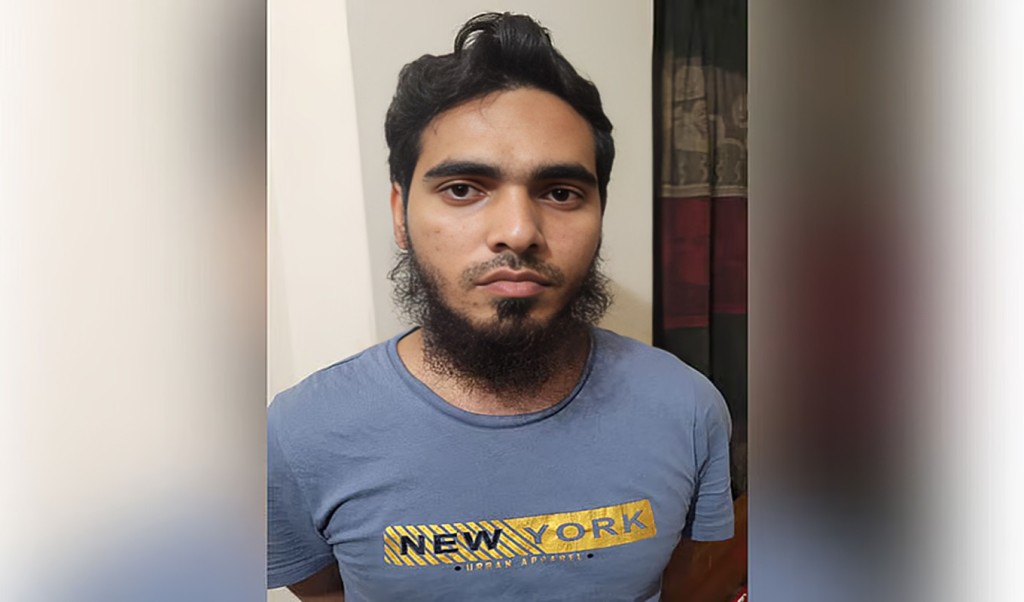 হোটেলে আটকে রেখে শিশুকে ধর্ষণ, মাদ্রাসাশিক্ষক গ্রেপ্তার 9 হোটেলে আটকে রেখে শিশুকে ধর্ষণ মাদ্রাসাশিক্ষক গ্রেপ্তার 1752303853 হোটেলে আটকে রেখে শিশুকে ধর্ষণ, মাদ্রাসাশিক্ষক গ্রেপ্তার