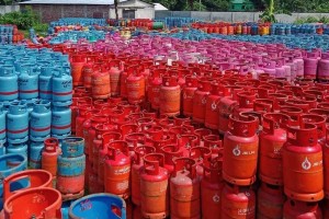 ১২ কেজি এলপি গ্যাসের দাম কমলো ৩৯ টাকা