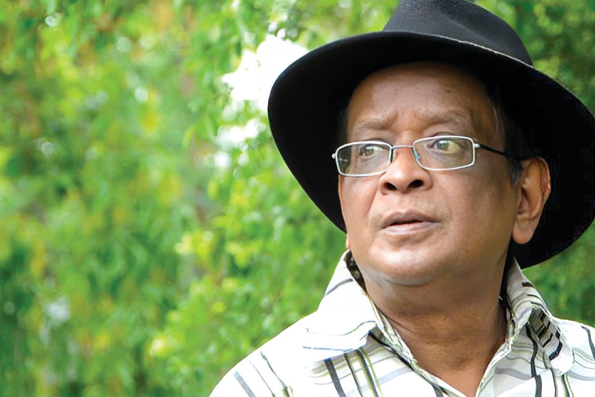 বরেণ্য কথাশিল্পী হুমায়ূন আহমেদের ১৩তম মৃত্যুবার্ষিকী আজ