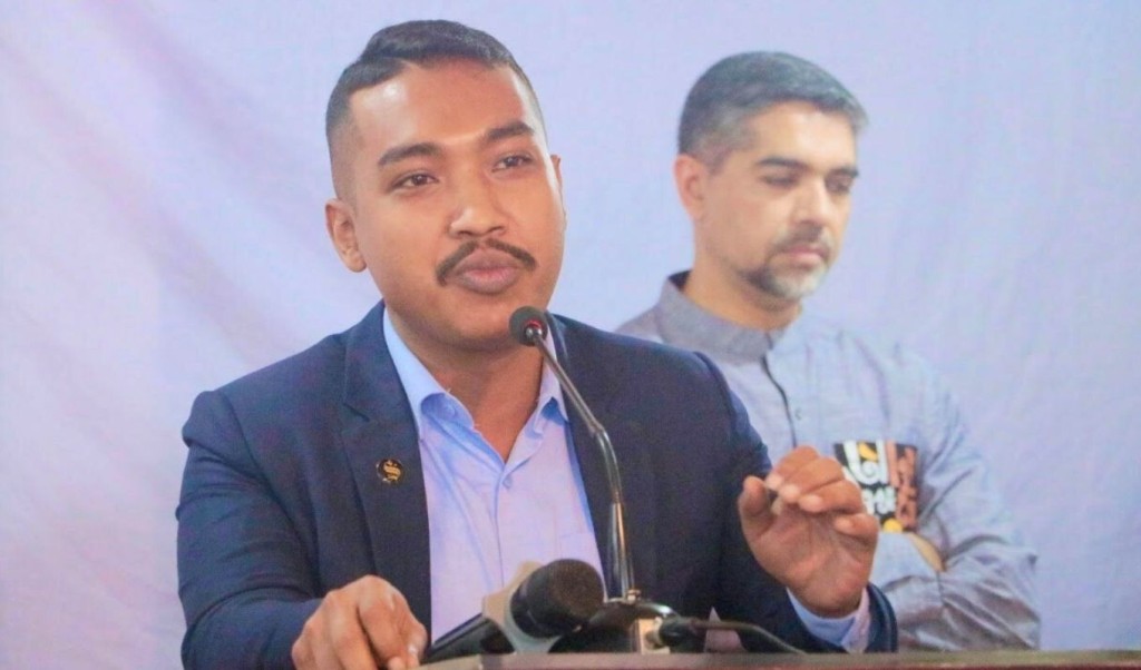 ‘১৯৬৬ সালের ভাঙারি প্লেন দিয়ে আর কতজন মরলে এ রাষ্ট্র জাগবে?’ 4 ১৯৬৬ সালের ভাঙারি প্লেন দিয়ে আর কতজন মরলে এ রাষ্ট্র জাগবে 1753109082 ‘১৯৬৬ সালের ভাঙারি প্লেন দিয়ে আর কতজন মরলে এ রাষ্ট্র জাগবে?’