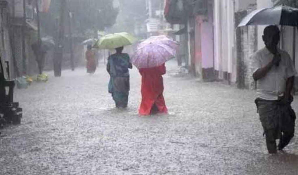 ৩ বিভাগে অতিভারী বর্ষণের আভাস 4 ৩ বিভাগে অতিভারী বর্ষণের আভাস 1753711974 ৩ বিভাগে অতিভারী বর্ষণের আভাস