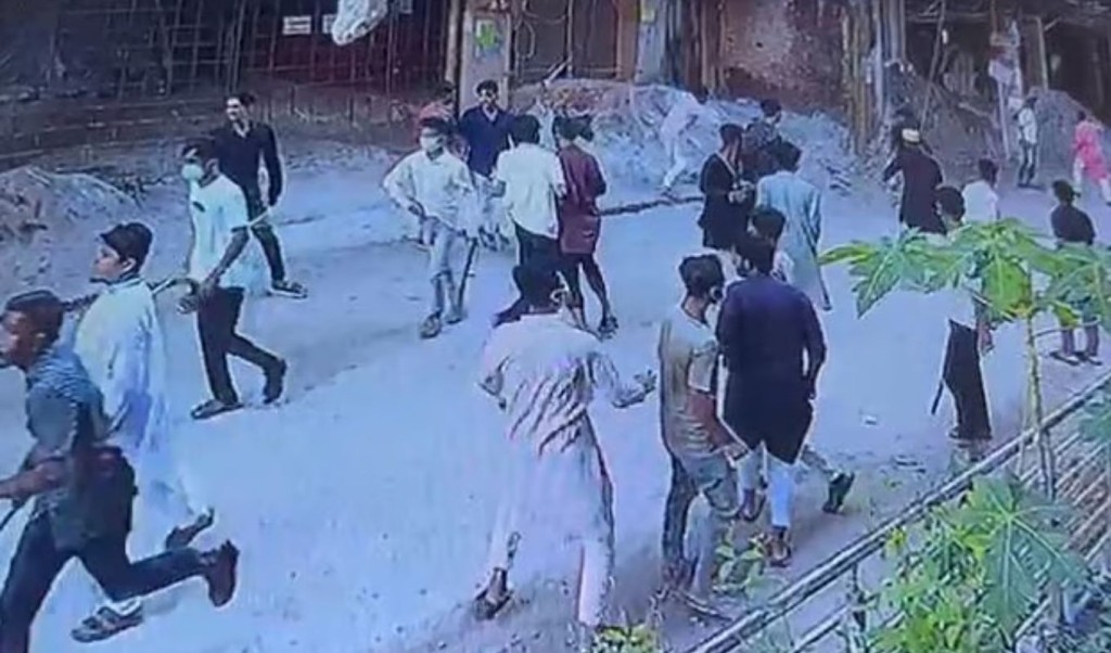 ৫ কোটি টাকা চাঁদা দাবি; না পেয়ে পল্লবীতে ব্যবসাপ্রতিষ্ঠানে হামলা-গুলি, আহত এক 9 ৫ কোটি টাকা চাঁদা দাবি না পেয়ে পল্লবীতে ব্যবসাপ্রতিষ্ঠানে হামলা গুলি আহত এক 1752327198 ৫ কোটি টাকা চাঁদা দাবি; না পেয়ে পল্লবীতে ব্যবসাপ্রতিষ্ঠানে হামলা-গুলি, আহত এক