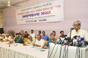 ৭১ ও গণতন্ত্র বিষয়ে কোনো ছাড় দেওয়া হবে না: মির্জা ফখরুল