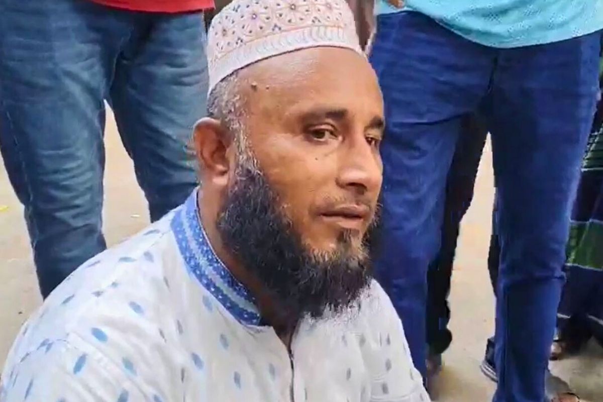 ‘আজরাইলে নিছে রে, আমার কলিজারে আজরাইলে নিছে’