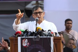 ‘এখনো ইভিএমে টিপ দেওয়াটা শেখাতে পারিনি, আমরা আছি পিআর নিয়ে’