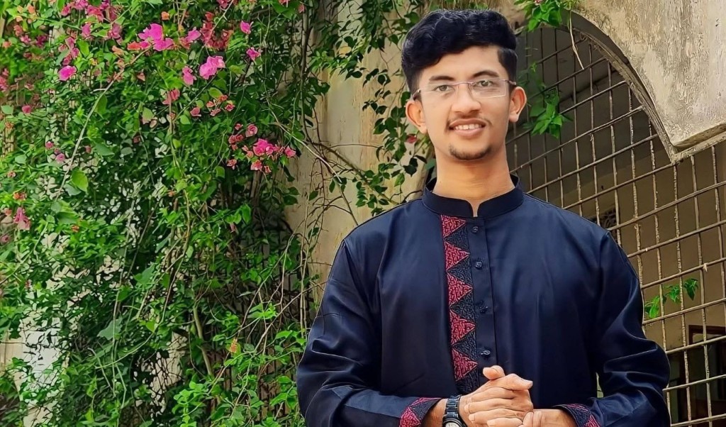 ‘সেই সমন্বয়ক রিয়াদের বাসা থেকে আড়াই কোটির চেক-এফডিআর উদ্ধার’ 4 ‘সেই সমন্বয়ক রিয়াদের বাসা থেকে আড়াই কোটির চেক এফডিআর উদ্ধার 1753800331 ‘সেই সমন্বয়ক রিয়াদের বাসা থেকে আড়াই কোটির চেক-এফডিআর উদ্ধার’