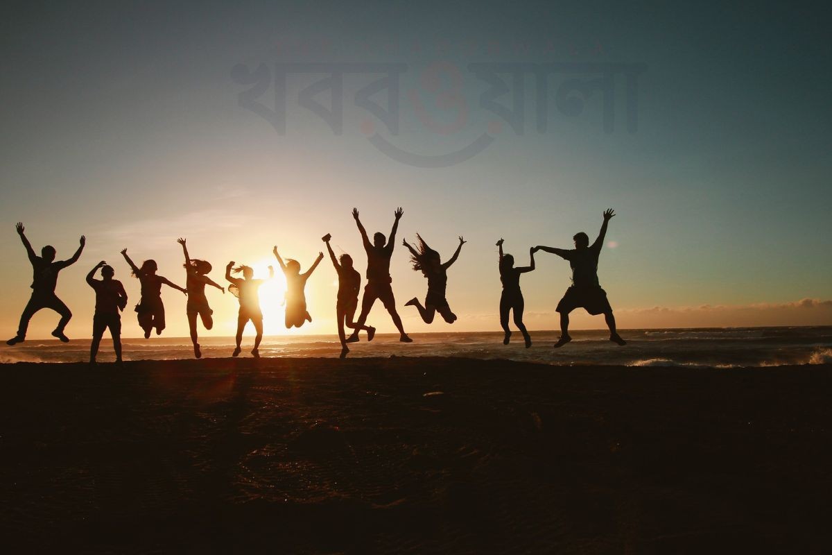 বন্ধুত্বের নিঃস্বার্থ ভালোবাসায় আজ বিশ্ব বন্ধু দিবস