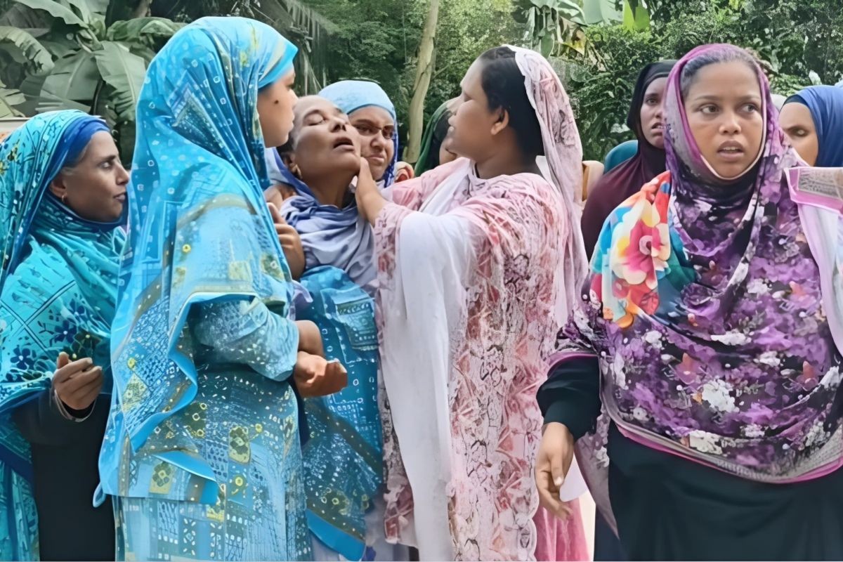 ‘সড়ক ক্যাইরা নিলো আমার তিন কলিজার টুকরারে’