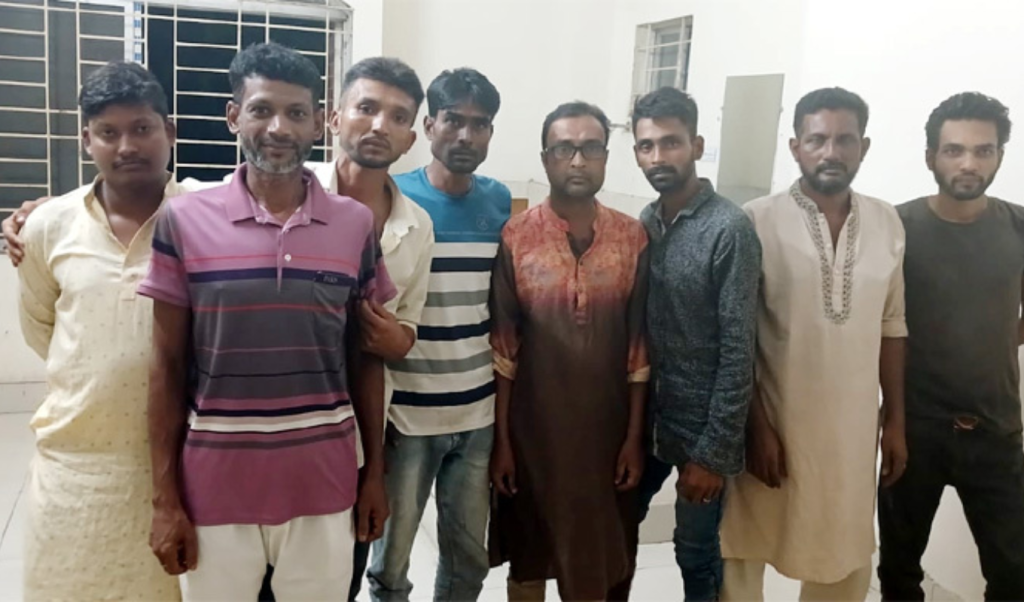 স্বেচ্ছাসেবক দল নেতার নেতৃত্বে চিকিৎসককে মারধর, গ্রেপ্তার ১০ 3 Untitled design 2025 08 02T014705.093 1754077638 স্বেচ্ছাসেবক দল নেতার নেতৃত্বে চিকিৎসককে মারধর, গ্রেপ্তার ১০