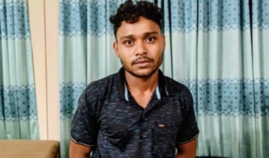 মাদকাসক্ত স্বামীর নির্যাতনে স্ত্রীর বিষপানে মৃত্যু, স্বামী গ্রেপ্তার 3 Untitled design 2025 08 02T021722.389 1754079463 মাদকাসক্ত স্বামীর নির্যাতনে স্ত্রীর বিষপানে মৃত্যু, স্বামী গ্রেপ্তার