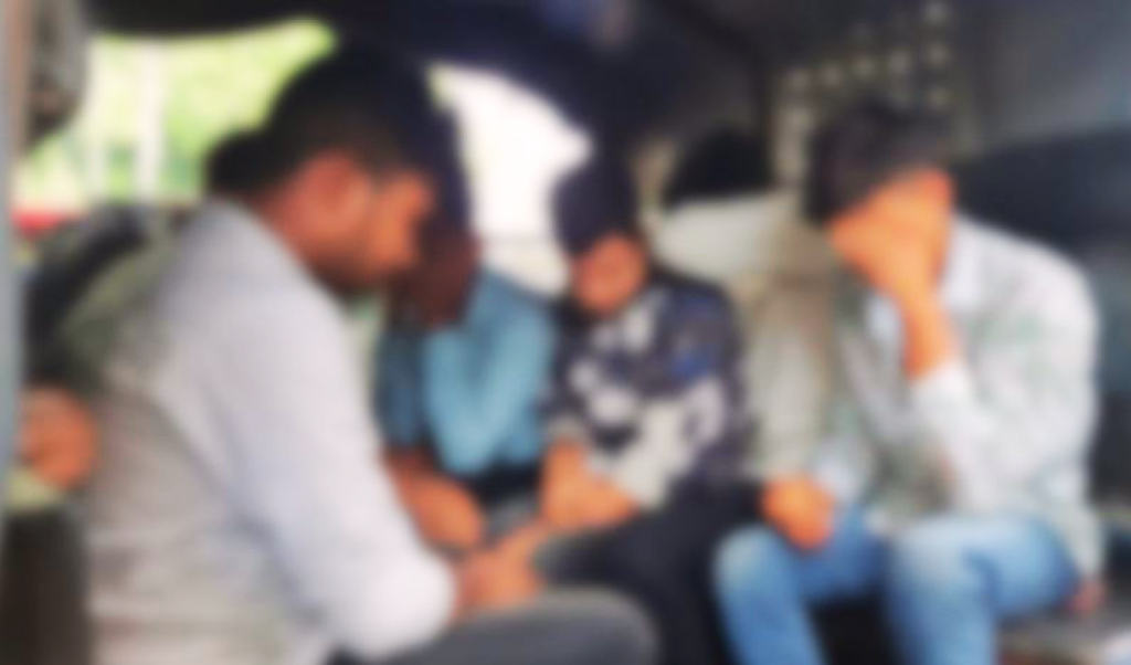 গাইবান্ধায় নববধূকে বাসর রাতে গণধর্ষণের অভিযোগ, স্বামীসহ ৭ জন আটক 4 Untitled design 2025 08 31T003721.030 1756579072 গাইবান্ধায় নববধূকে বাসর রাতে গণধর্ষণের অভিযোগ, স্বামীসহ ৭ জন আটক