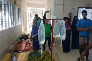 কুয়াকাটায় ট্রলারডুবি: ৬ জেলে নিখোঁজ, ১৪ জন উদ্ধার