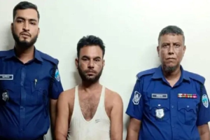 মাদকাসক্ত ছেলেকে পুলিশে দিল বাবা