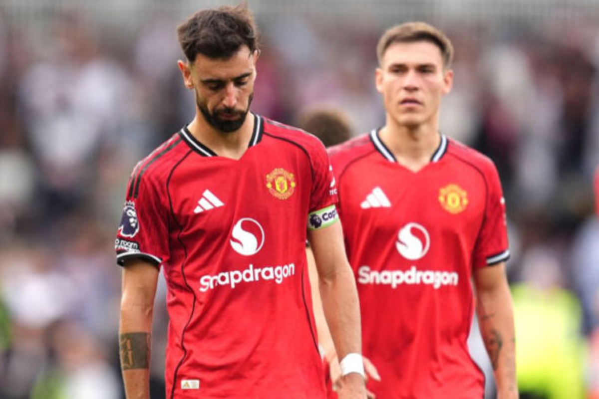 আত্মঘাতী গোলেও জয় পেল না ম্যানইউ