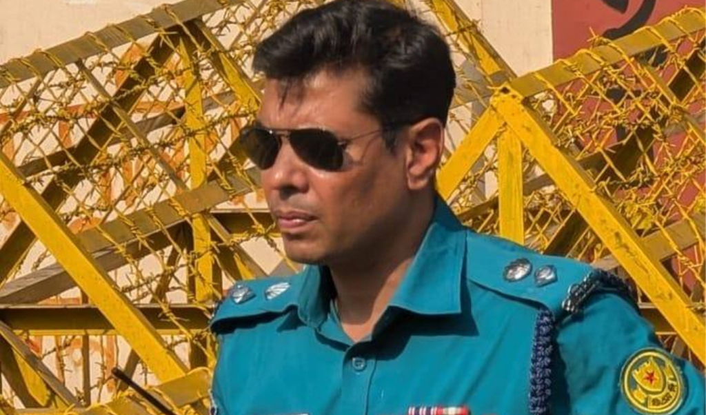 যমুনার পথে বাধা দেওয়াতেই পদত্যাগ দাবি: ডিসি মাসুদ আলম 4 Untitled design 82 1756319677 যমুনার পথে বাধা দেওয়াতেই পদত্যাগ দাবি: ডিসি মাসুদ আলম