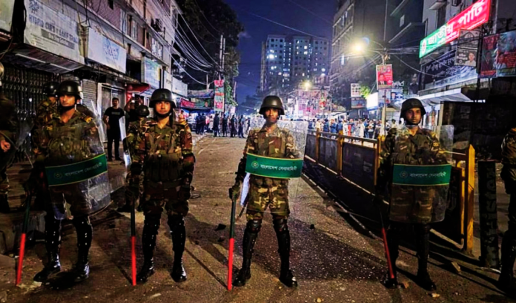 জননিরাপত্তার স্বার্থে বলপ্রয়োগ করা হয়: সেনাবাহিনী 4 Untitled design 94 1756494433 জননিরাপত্তার স্বার্থে বলপ্রয়োগ করা হয়: সেনাবাহিনী
