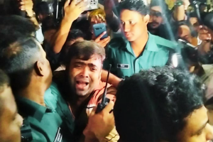 ধানমন্ডি-৩২ এ আওয়ামী লীগ কর্মী সন্দেহে দুইজনকে গণপিটুনি