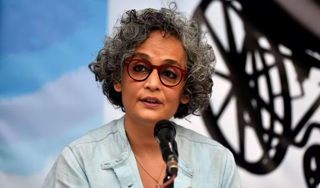 অরুন্ধতীর বইসহ ২৫টি বই নিষিদ্ধ 1754555490 জম্মু–কাশ্মীরে অরুন্ধতীর বইসহ ২৫টি বই নিষিদ্ধ, কারণ যা জানা গেলো