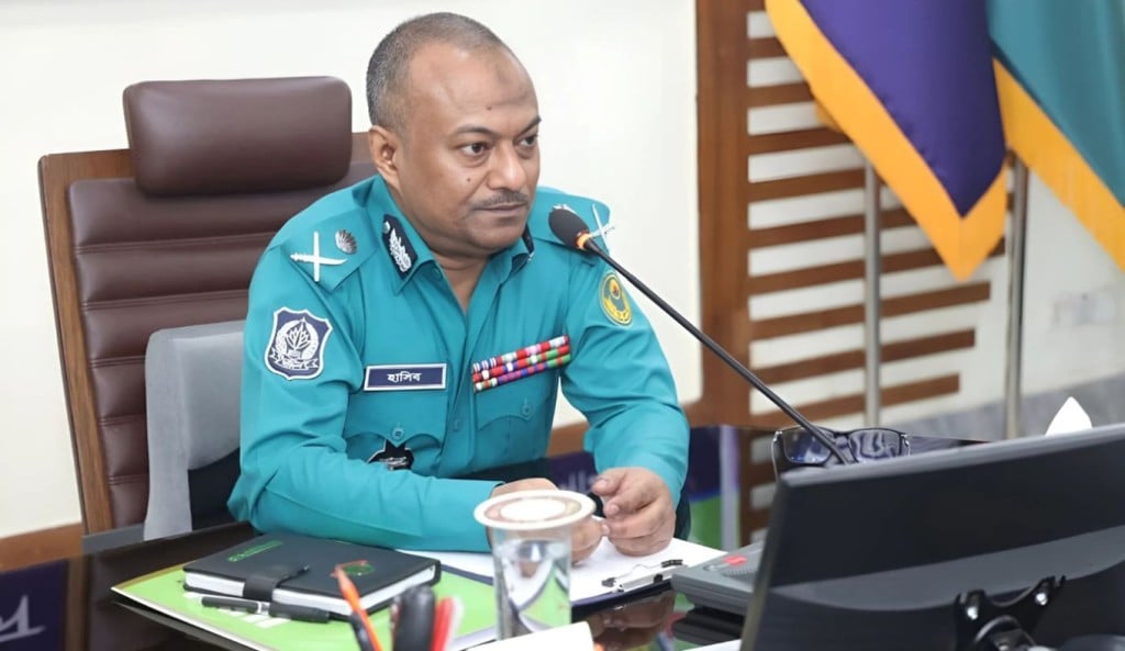 অস্ত্রধারীদের দেখামাত্র আত্মরক্ষায় গুলির নির্দেশ সিএমপি কমিশনারের 1755149461 অস্ত্রধারীদের দেখামাত্র আত্মরক্ষায় গুলির নির্দেশ সিএমপি কমিশনারের