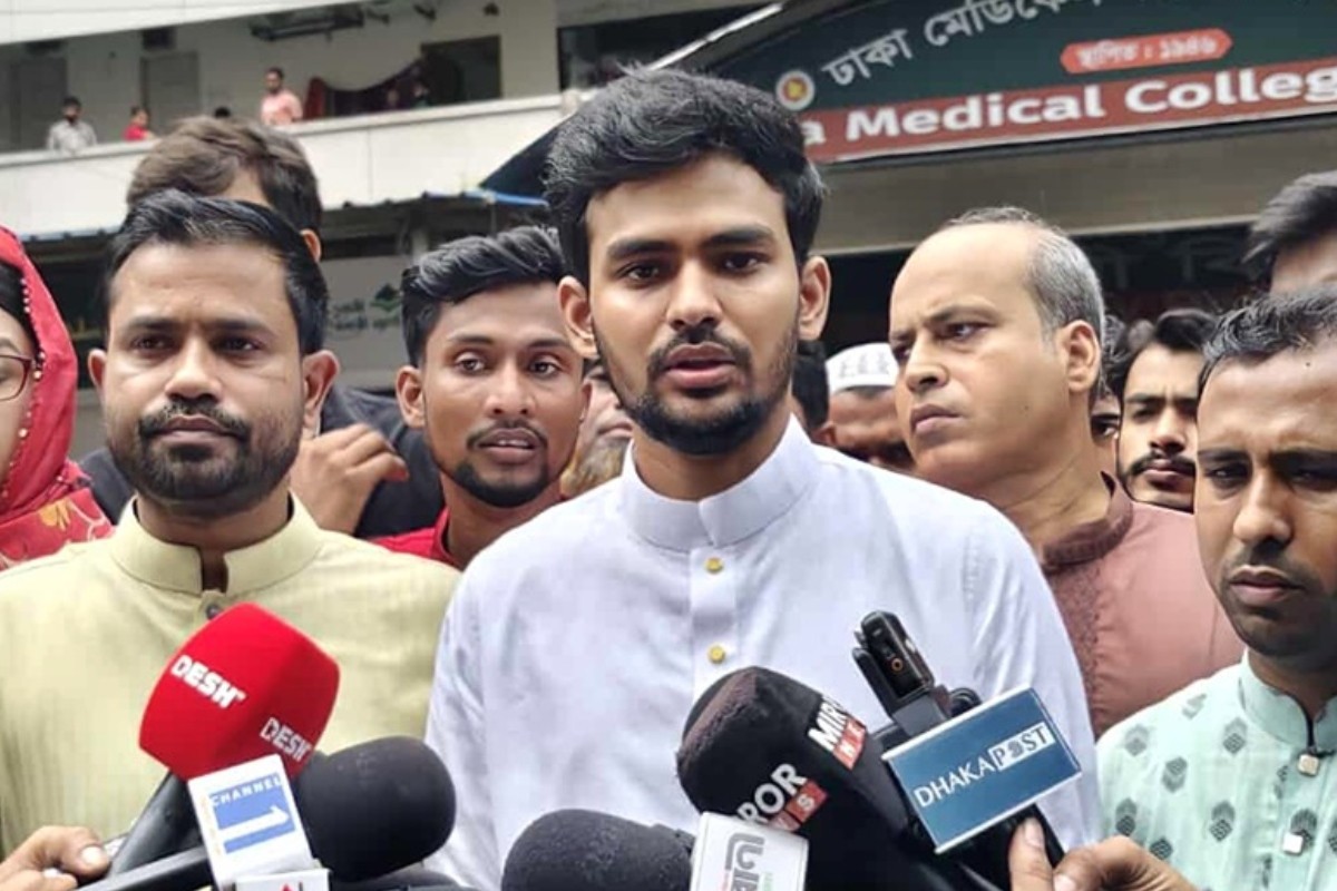 আ.লীগ আমলেও এমন হামলা হয়নি, এর দায় সরকারকে নিতে হবে: উপদেষ্টা আসিফ