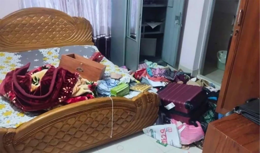 আওয়ামীলীগ নেতার বাড়িতে ডাকাতি 1754468525 আওয়ামী লীগ নেতার বাড়িতে ডাকাতি, লুট ১২ লাখ টাকা ও ১৮ ভরি স্বর্ণ