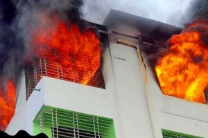 রাজধানীতে বহুতল ভবনে ভয়াবহ আগুন, দেড় ঘণ্টার চেষ্টায় নিয়ন্ত্রণে