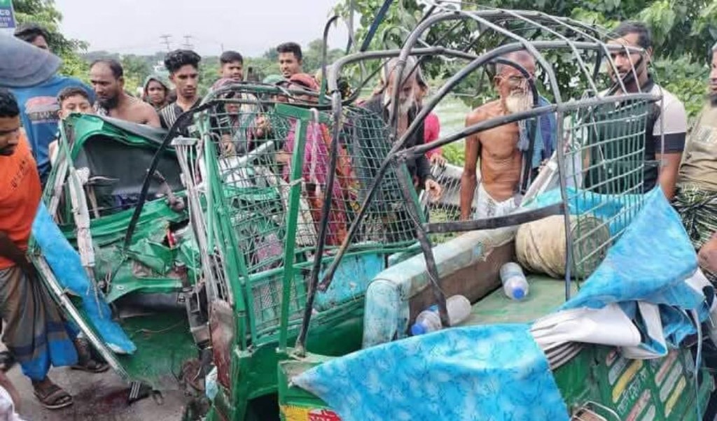 আড়াইহাজারে ট্রাক-সিএনজি সংঘর্ষে দুজন নিহত, আহত ৫ 4 আড়াইহাজারে ট্রাক সিএনজি সংঘর্ষে দুজন নিহত আহত ৫ 1755009141 আড়াইহাজারে ট্রাক-সিএনজি সংঘর্ষে দুজন নিহত, আহত ৫