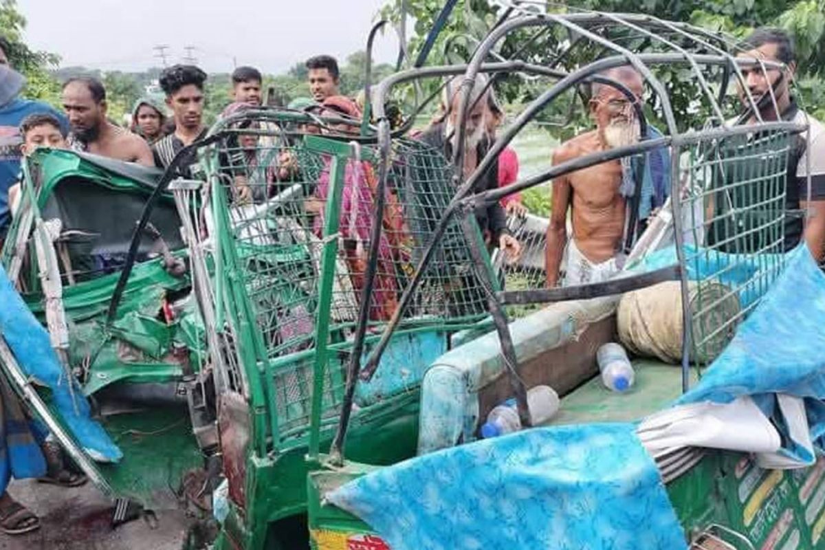 আড়াইহাজারে ট্রাক-সিএনজি সংঘর্ষে দুজন নিহত, আহত ৫